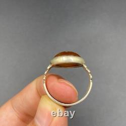 Beautiful ancient Roman ring in solid silver with agate cornelian fighting tail