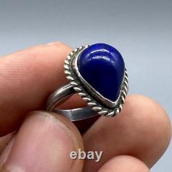 Beautiful ancient Roman ring in solid silver with natural lapis stone