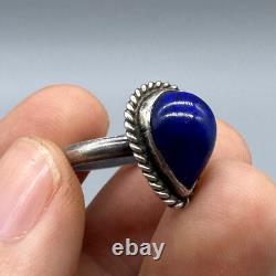 Beautiful ancient Roman ring in solid silver with natural lapis stone