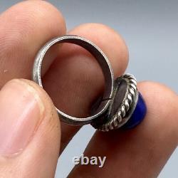 Beautiful ancient Roman ring in solid silver with natural lapis stone
