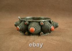 Bel Important Bracelet Ancien Berbere Kabyle Silver And Coral