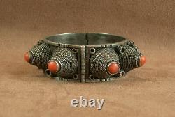 Bel Important Bracelet Ancien Berbere Kabyle Silver And Coral