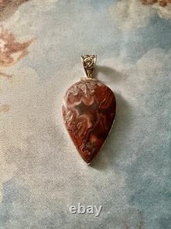 ENORMOUS ANCIENT PENDANT IN TRUE LAGUNA AGATE AND STERLING SILVER, VERY BEAUTIFUL