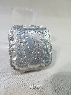 Former Carree Silver Pill Box Massif Cisele Character