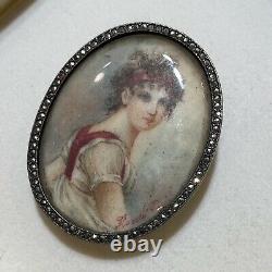 Hand-painted Miniature Antique Brooch On Mother-of-pearl Silver Frame 19th Signed