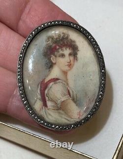 Hand-painted Miniature Antique Brooch On Mother-of-pearl Silver Frame 19th Signed