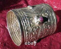 Huge antique bracelet 193g solid silver, 3 star rubies 15 carats
