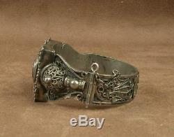 Important Antique Berber Bracelet In Sterling Silver North Africa Poincon Crab