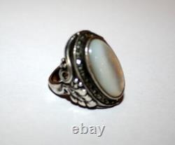 Large antique Art Deco solid silver ring with marcasite and mother-of-pearl T54