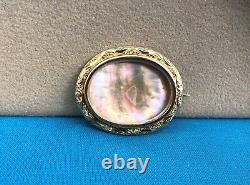 Old Reliquary Brooch In Vermeil / Gold On Solid Silver Mother Of Pearl 19 Eme Jewelry