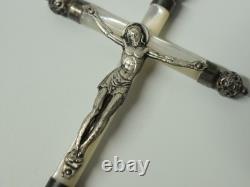 Old mother-of-pearl communion cross, solid silver, Christian religion, 19th-20th century Old mother-of-pearl communion cross, solid silver, Christian religion, 19th-20th century