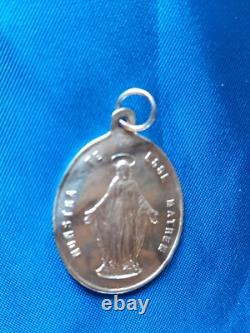 Set of 32 Ancient Religious Medals in Solid Silver No. 8