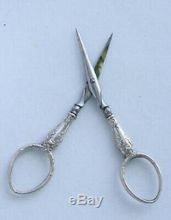 Silver Old Sewing Kit Hook Punch Embroidery Scissors Sewing Case