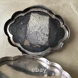 Solid Silver Powder Box with Chiseled Floral Antique Decoration