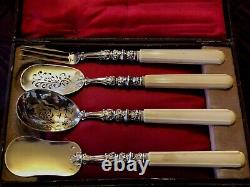 Splendid And Old Service In Mignardises In Solid Silver