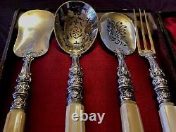 Splendid And Old Service In Mignardises In Solid Silver