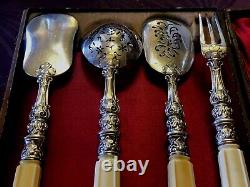 Splendid And Old Service In Mignardises In Solid Silver