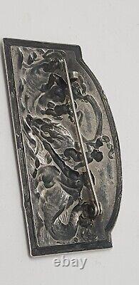 Superb antique solid silver brooch with an ancient bas-relief scene of Poseidon, 19th century.