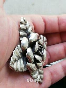 Translate this title in English: Ancient imposing Silver Pendant Flower/Leaves