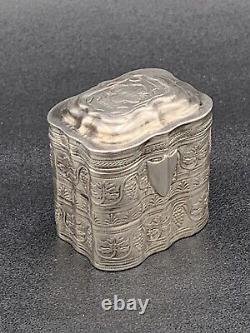 Translation: 'Antique silver lodderein box dated 1852 from the Netherlands'
