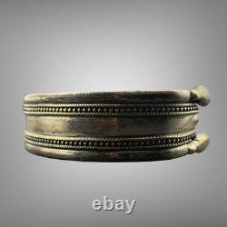 Very ancient Roman bracelet in solid silver from 300 years ago Very ancient Roman bracelet in solid silver from 300 years ago
