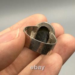 Very ancient Roman ring in solid silver with lapis lazuli