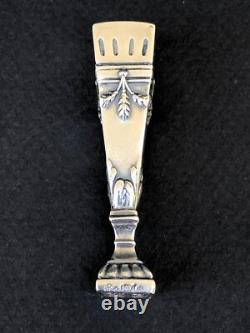 Very pretty old small SILVER SEAL in SOLID 800 SILVER