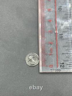 Very rare ancient Roman coin in solid silver facing king AR