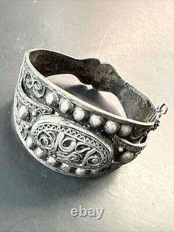 Vintage Solid Silver Gourmette Bracelet Ethnic Tank Bangle