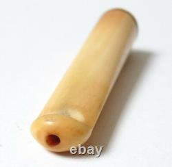 Vintage cigarette holder with solid 18k gold ring