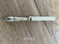 16 anciens couteaux à entremet en argent massif fourré poinçon minerve