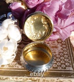 ANCIENNE BOITE à PILULES en ARGENT MASSIF XIXe de style Rocaille, Poids 24 gr