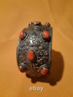 Ancien Bracelet Tibétain Argent Et Corail