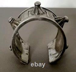 Ancien Gros Bracelet Berbères En Argent Massif 99 grammes