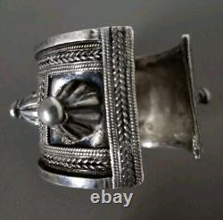 Ancien Gros Bracelet Berbères En Argent Massif 99 grammes