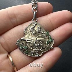 Ancien Pendentif En Argent Massif Insigne patriotique Médaille Canon de 75