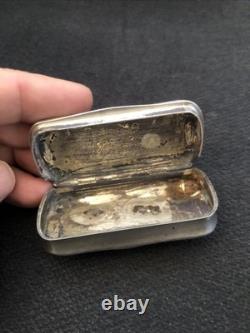 Ancien Tabatière En Argent Massif Décor De Ferronneries Dans Lesquels