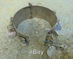 Ancien bracelet en argent massif. Berbère. Maroc. 19e debut 20 eme siècle
