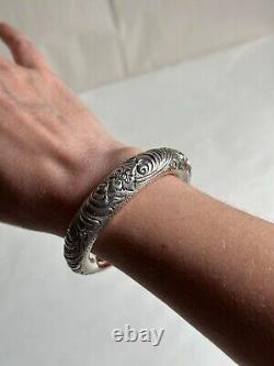 Ancien bracelet jonc grelots intérieur en argent massif poinçon 925