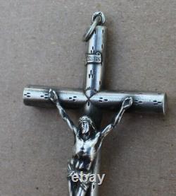 Ancien et grand pendentif crucifix croix en argent massif (objet religieux)
