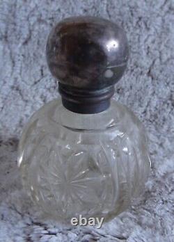 Ancien flacon à parfum en argent massif d'époque victorienne