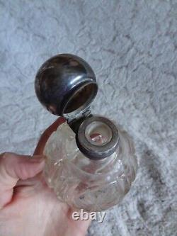 Ancien flacon à parfum en argent massif d'époque victorienne