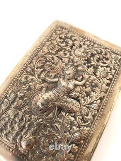 Ancien porte-cigarettes en argent 900 de Thaïlande Art traditionnel Kinnari