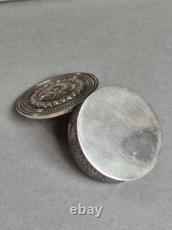 Ancienne Boîte à Pilules en Argent à déco style néo-classique vers 1900, 33g