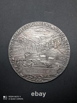 Ancienne Médaille syndicat industrie en argent massif signée ch. Pillet 115 Gr