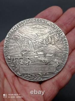 Ancienne Médaille syndicat industrie en argent massif signée ch. Pillet 115 Gr