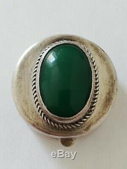 Ancienne boîte à pilules en argent massif et cabochon d'agate verte à identif