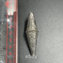 Ancienne perle romaine unique en argent massif avec dessins