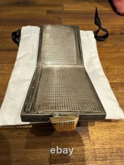 BOUCHERON-PARIS Poudrier Ancien Or Rose, Argent Et Saphirs