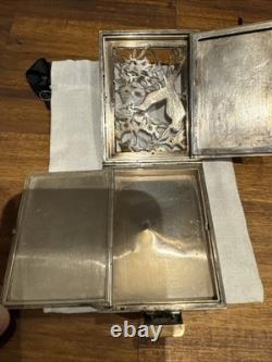 BOUCHERON-PARIS Poudrier Ancien Or Rose, Argent Et Saphirs BOUCHERON-PARIS Poudrier Ancien Or Rose, Argent Et Saphirs